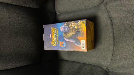 Marvel Cinematic Universe :Infinity Gauntlet Desk Monument. 6”.
