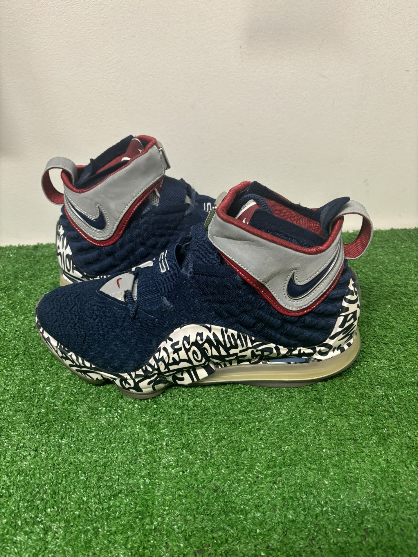 Nike LeBron 17 Graffiti Size 9.5 $140