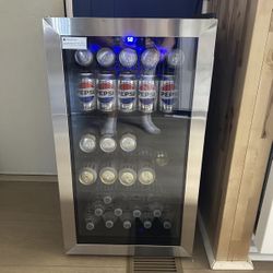 126 Can Mini Fridge 