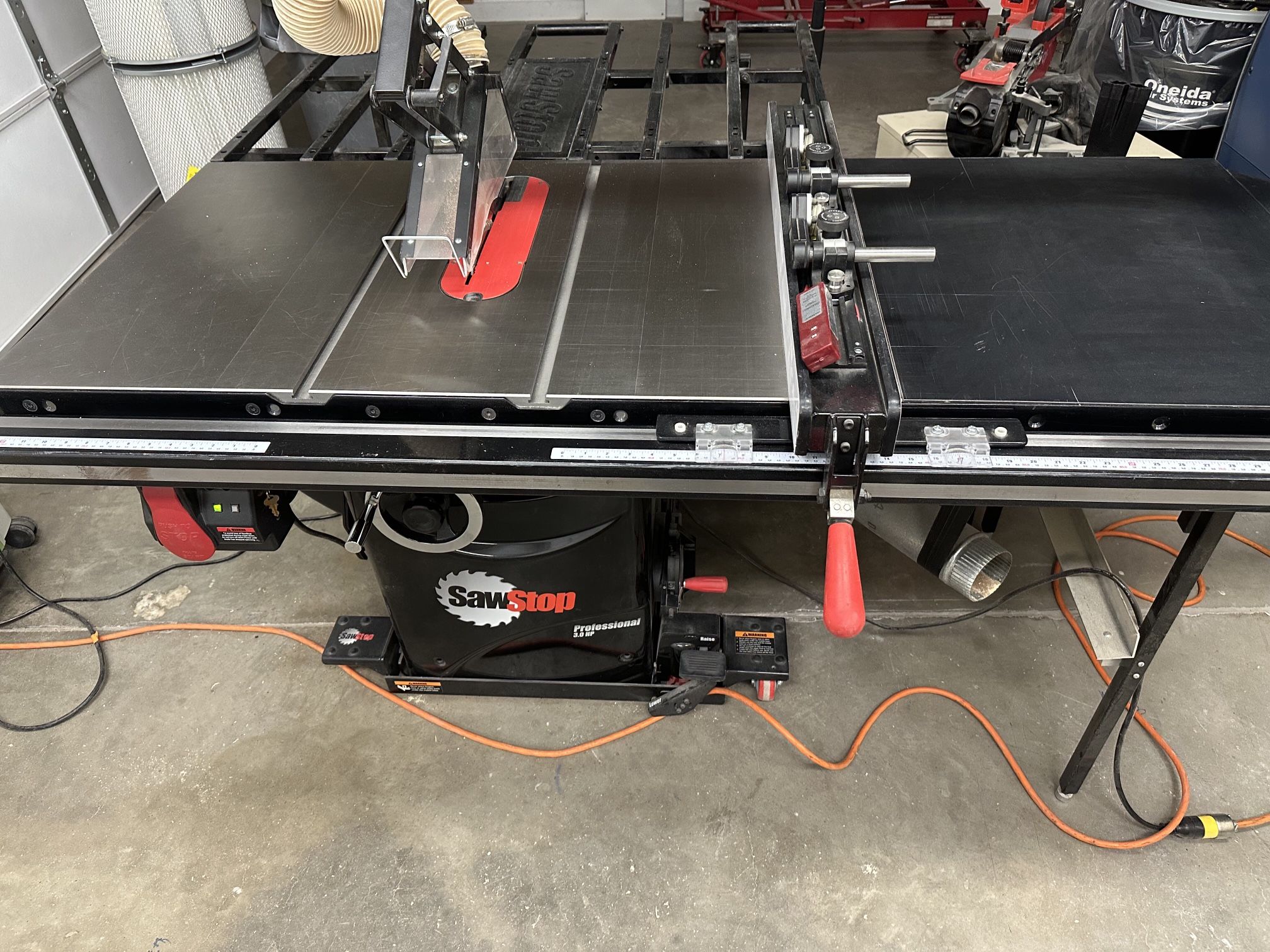 Saw stop Table Saw