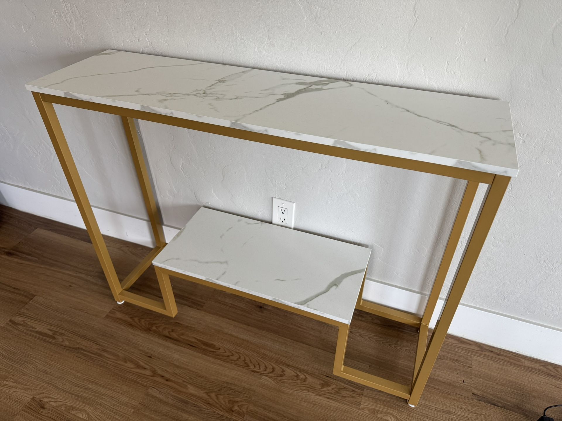 Console Table. excellent condition like new
