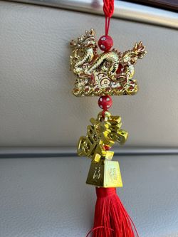 CHINESE GOLD PLATED DRAGON & CHiNESE CHARACTER GOOD LUCKY CHARM