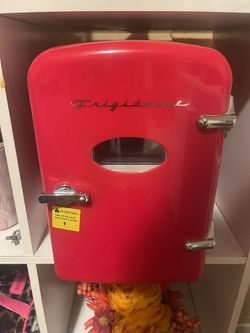 Mini Fridge 