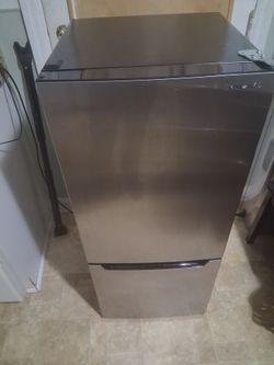 Insignia Stainless Steel Bottom Freezer Refrigerator