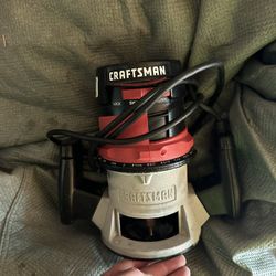 Craftsman Router With Bits. 