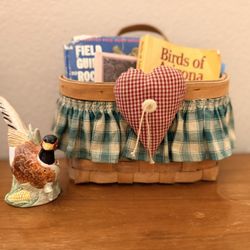 🧺 Cottagecore Woven Basket with Fabric Liner & Heart – 9” x 9” – Farmhouse Decor