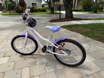 Schwinn Bike Bicycle Like New with Helmut