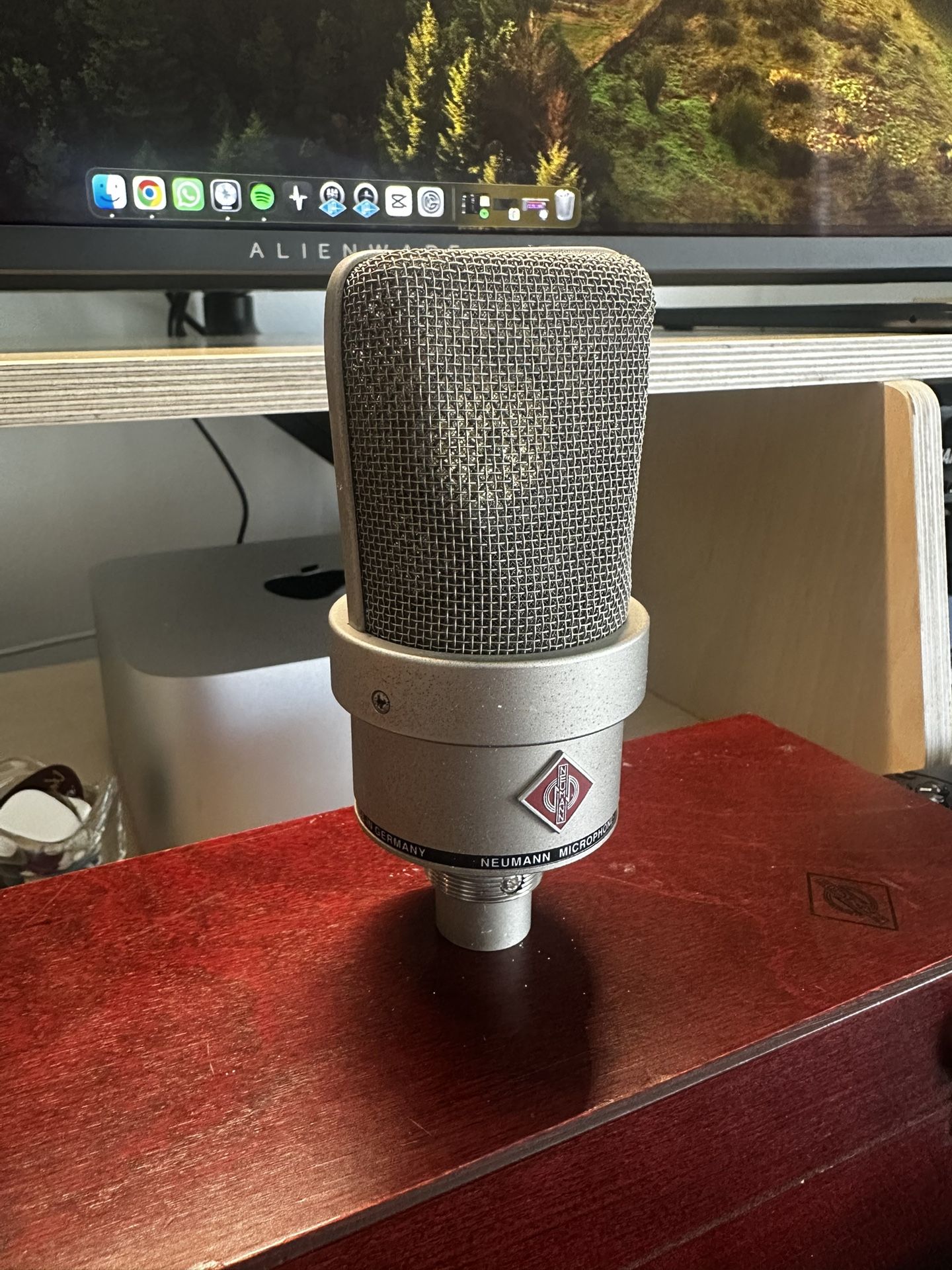 Neumann TLM 103