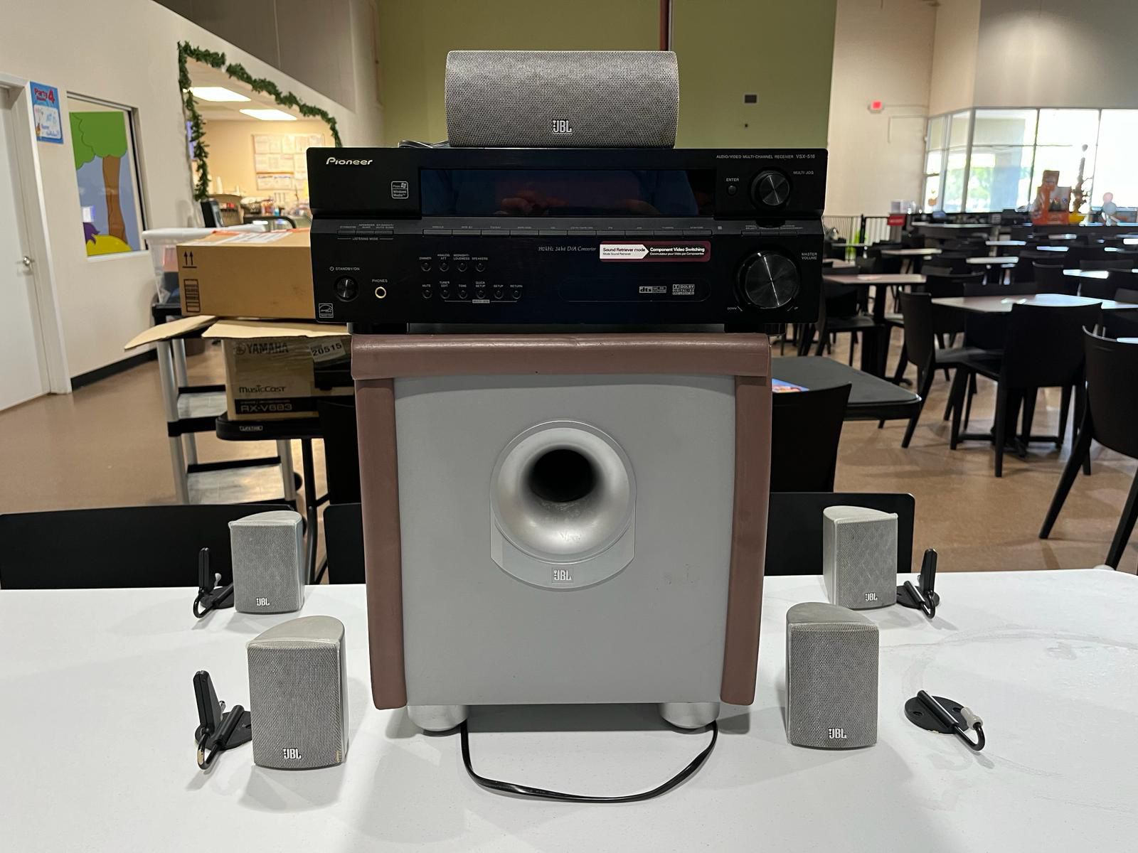 Home Theater System - Pioneer VSX-516 - JBL SUB145 - JBL Speakers