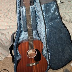  Martin Model 000-10E Road Series