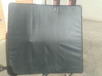 Tri Fold Soft Bed Cover 5'2" Bed