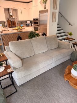 Beautiful Couch - Like New - Light Grey