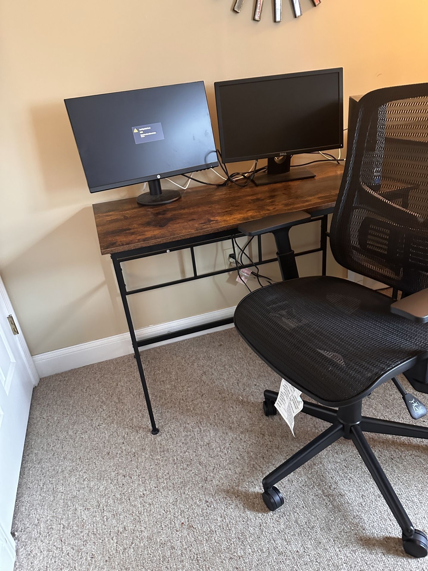 2 Working Monitors,
