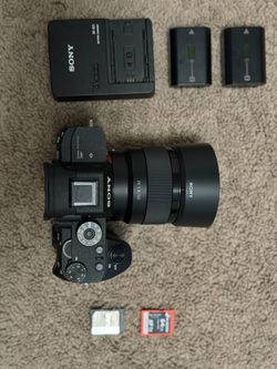 Sony A7R3 body with 50mm 1.8 FE 2 batteries Charger 2 UHS II cards