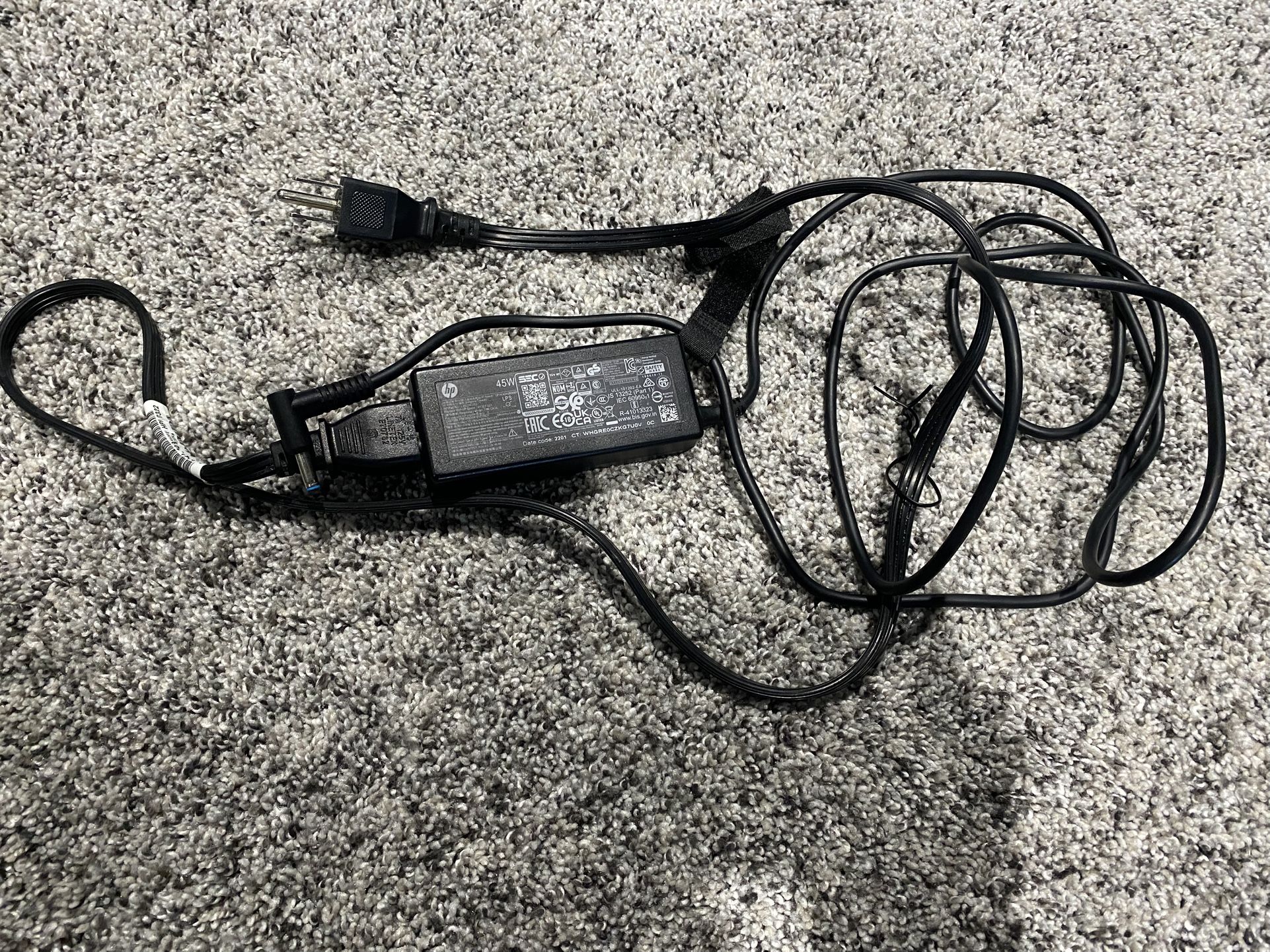 HP 45W AC power adapter/charger