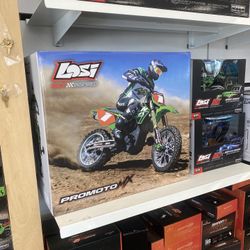 Losi 1/4 Promoto-MX Pro Circuit 2s RTR Brushless Motorcycle 