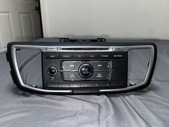 Honda Accord LX 39100-T2F-A001 OEM Radio Unit