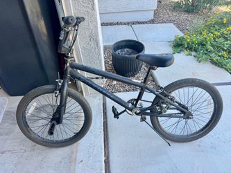 Gently used Bike with pegs and barely worn tires