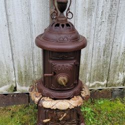 Antique Cast Iron Pot Belly Stove 