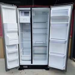 🔆🇺🇸☆Whirlpool☆🇺🇸🔆 Black S-by-S Fridge in Great Condition 