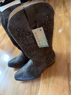 Women boots size 7 $40 NEW