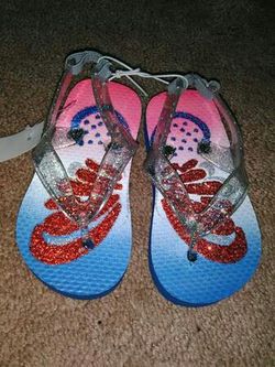 Toddler sandles* new w/tag. Size 5/6