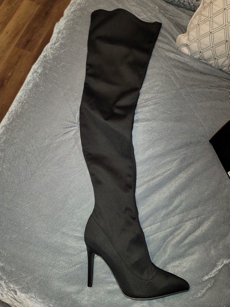 New Thigh High Boots Black
