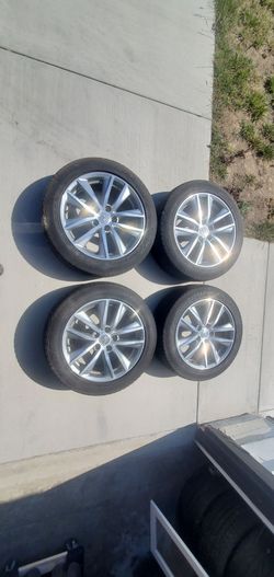 Q50 infinity set of 4 rims with used tires