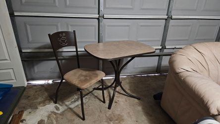 Coffee table and 1 chair