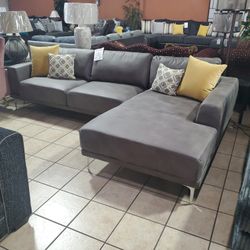 2pc Sectional...... . Please Read Full Ad