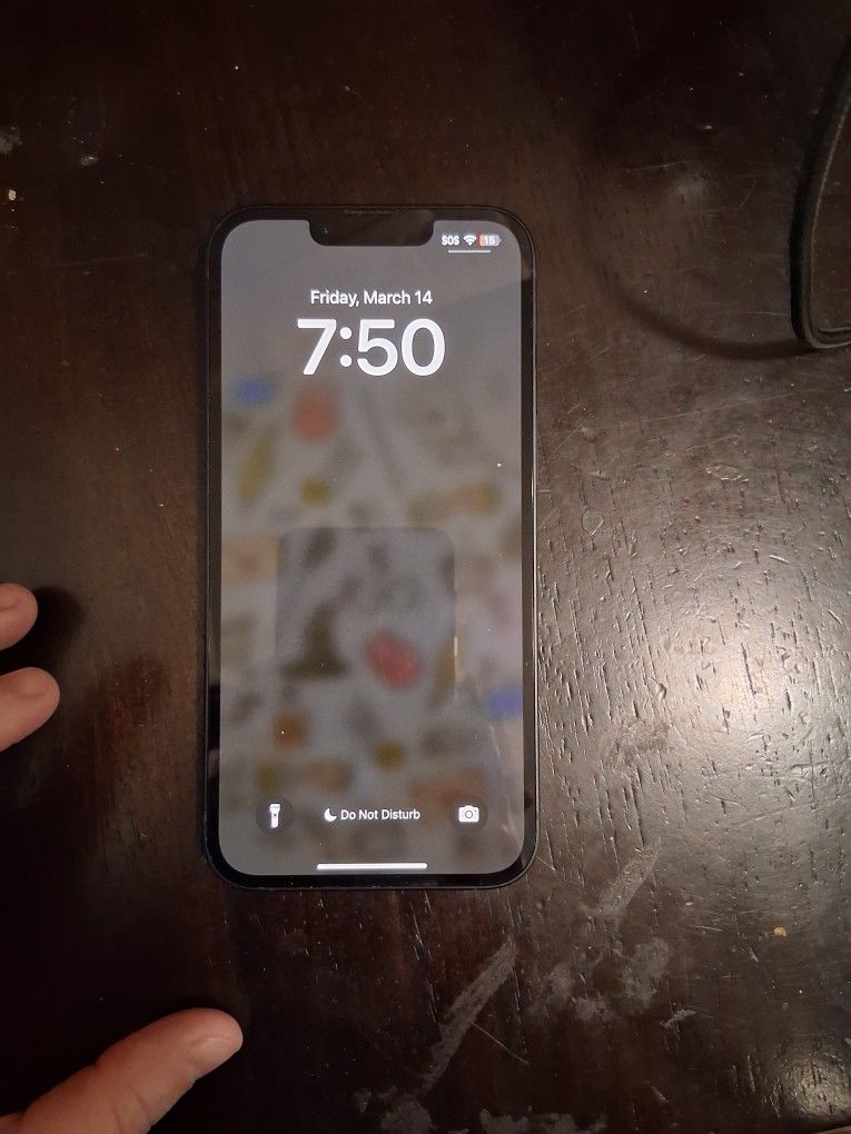 iPhone 14 And Watch SE Bundle