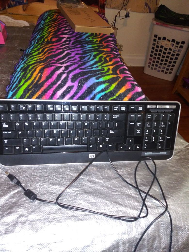 2 hp keyboards. Hp mouse