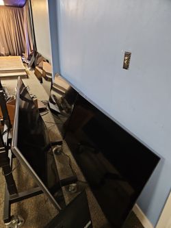 7 - 7 Month Old Lightly Used 55" Samsung Flat Screens