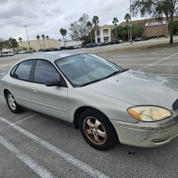 2006 Ford Taurus