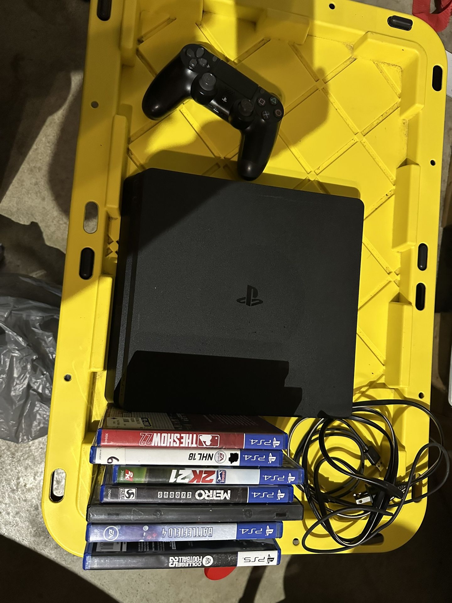 PlayStation 4 W/ Games