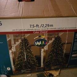 GE  Pre-lit Christmas Tree