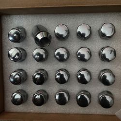 Regular Lug Nuts 1/2-20 .......20 Piece Tuercas Regulares 20piezas