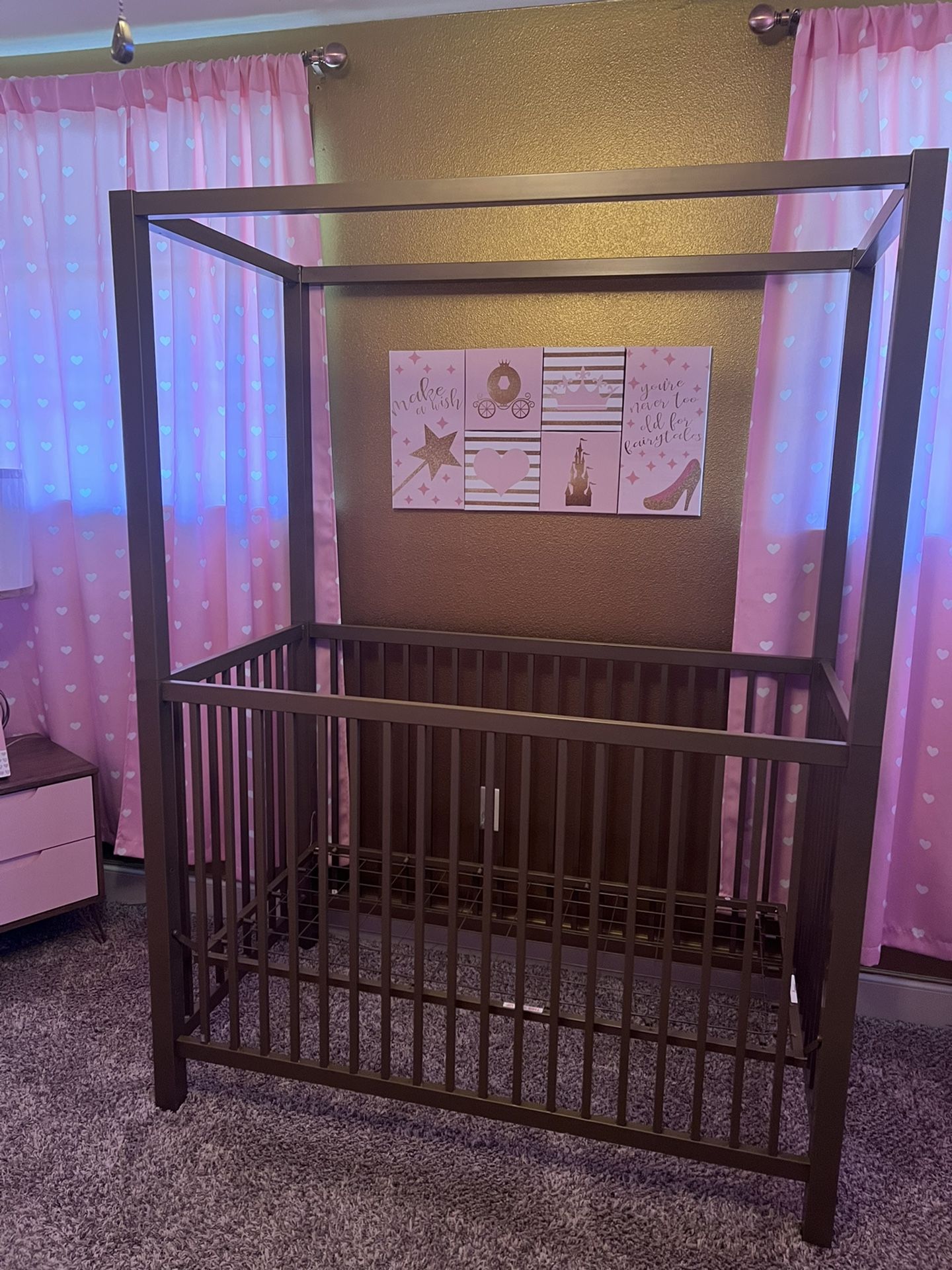 Gold Canopy crib (Little Seeds)