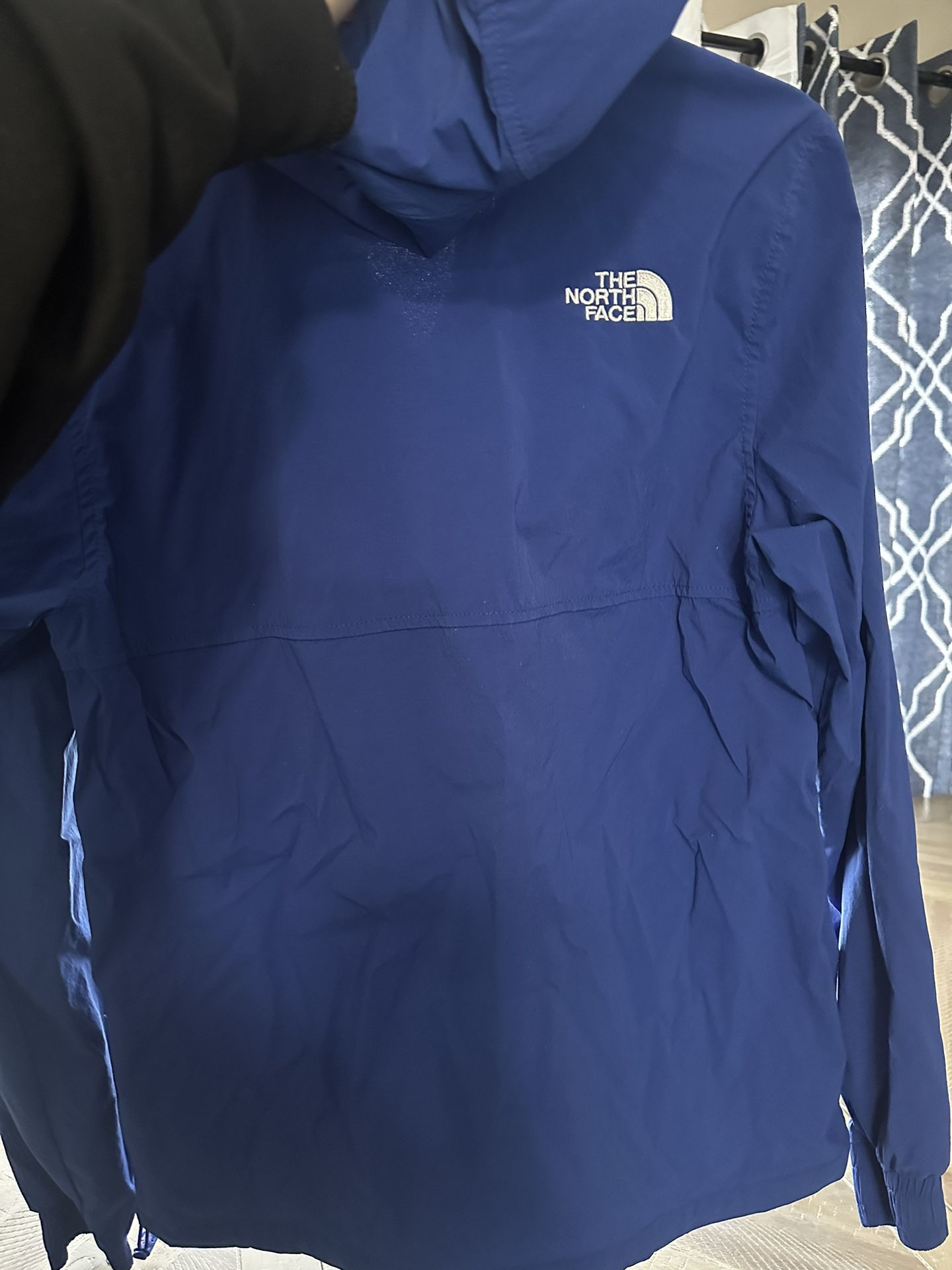 Small Men’s North Face