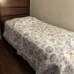 Twin Wooden Bed Frame Set