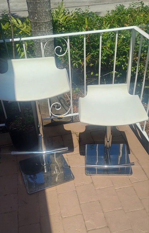 2 Bar Luxury Stool Adjusted Chairs