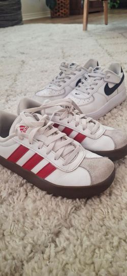 Nike/Adidas