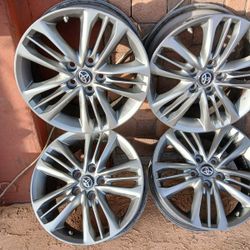JUEGO DE RRINES PARA CARROS TOYOTA R4 SIENA CAMRY TACOMA 5 OYOS MEDIDA 17