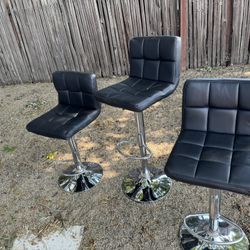 3 Bar Stools
