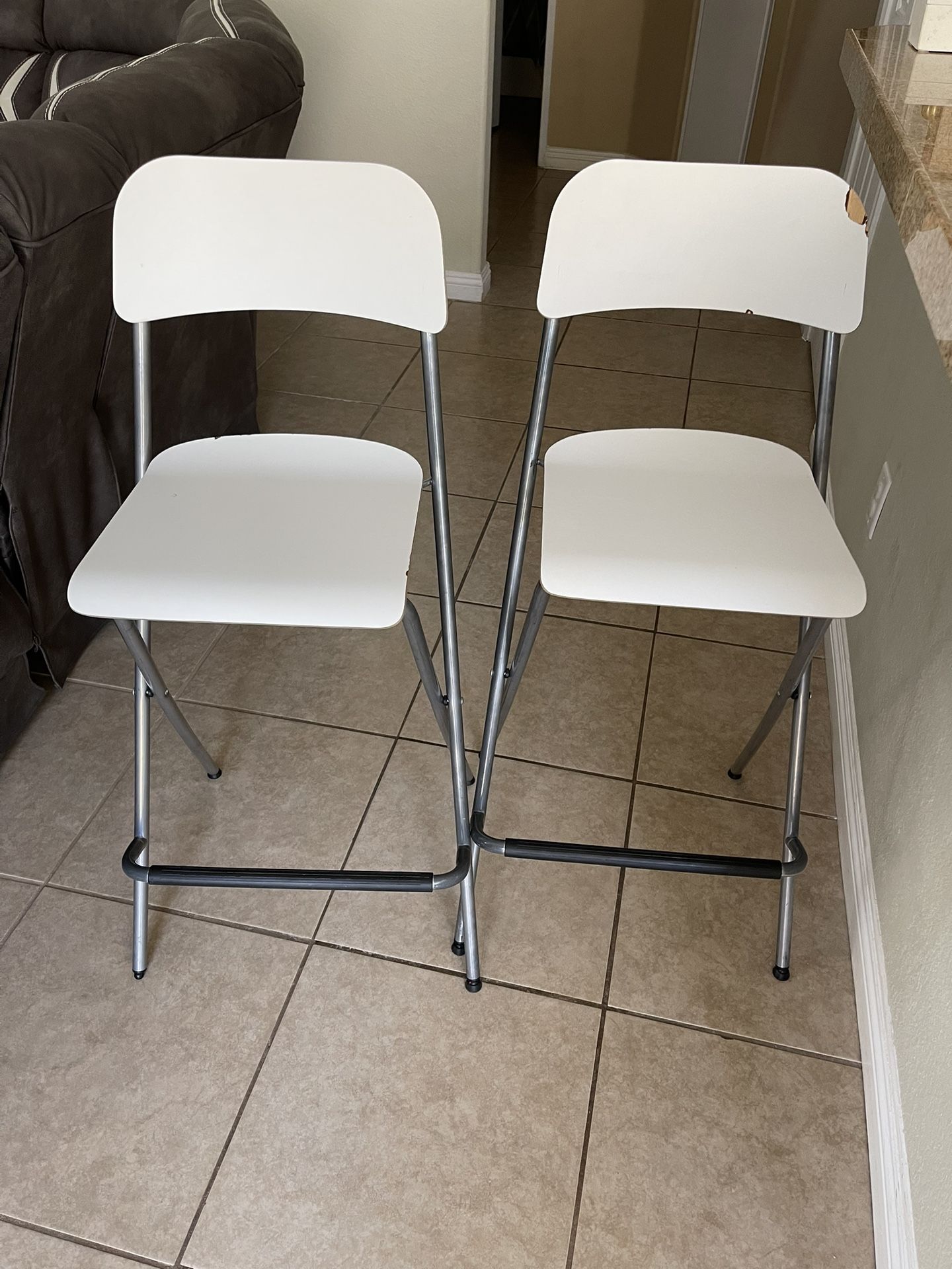 2 Bar Stools