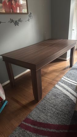 Dining room table