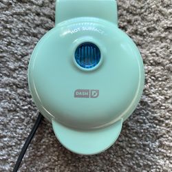 Dash Waffle Maker 