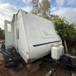 2005 Travel trailer - Surveyor By forest River 