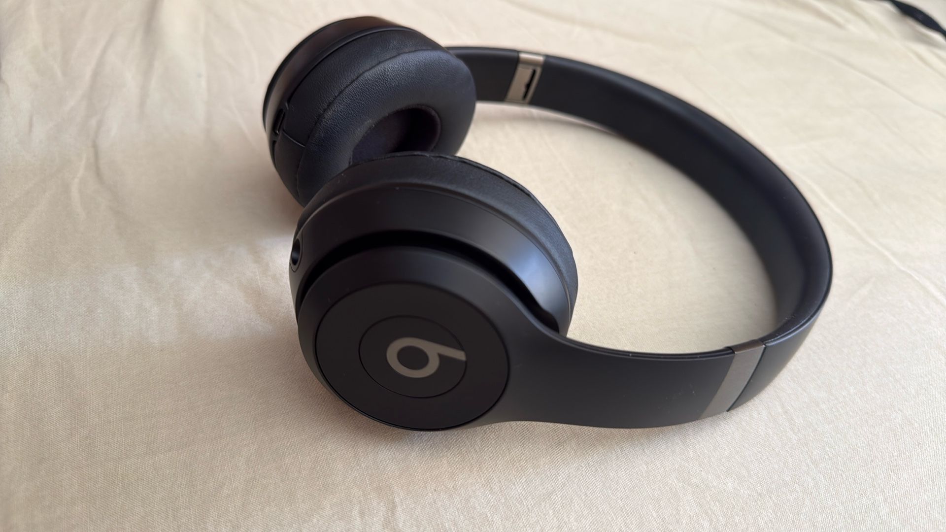 Beats Solo 4