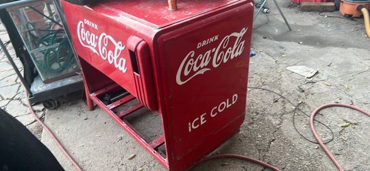 Vintage Coca Cola Ice Chest  Must Go Today 
